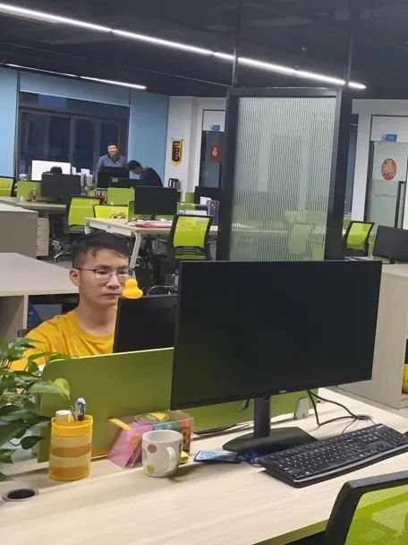 奋战一线丨尊龙凯时人的假期这样过