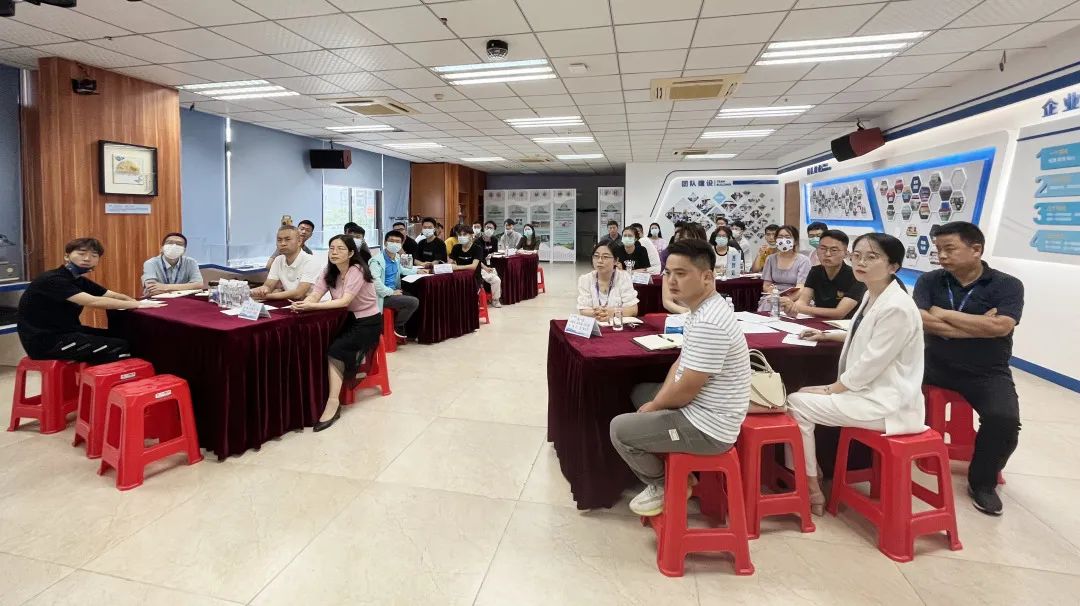 好学务实，，，，，，这就是尊龙凯时人！
