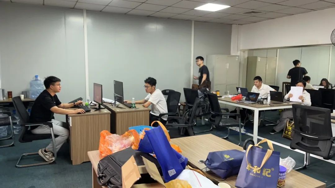 《致敬，，，，，，奋斗的青春》
