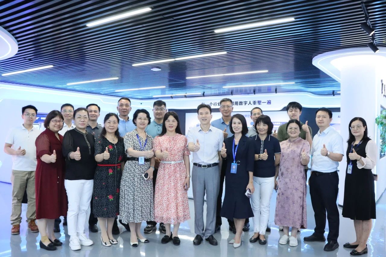 尊龙凯时集团丨清远市政协考察组莅临考察